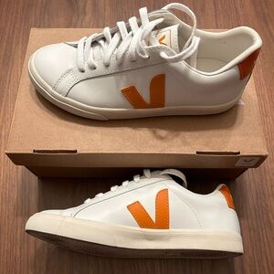 VEJA Esplar sneaker in orange and white (38)